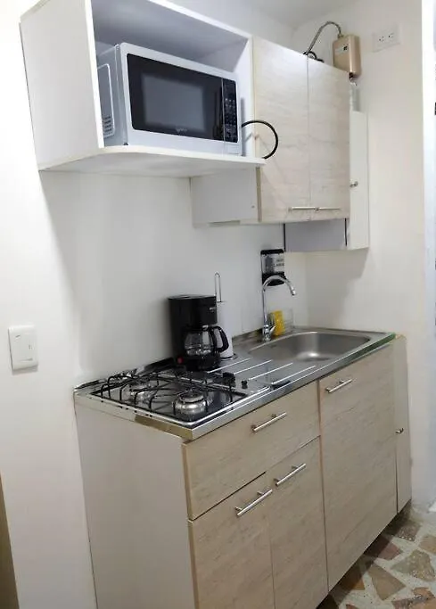Aparta-Estudio Laureles 76 Apartamento Medellín 0*,