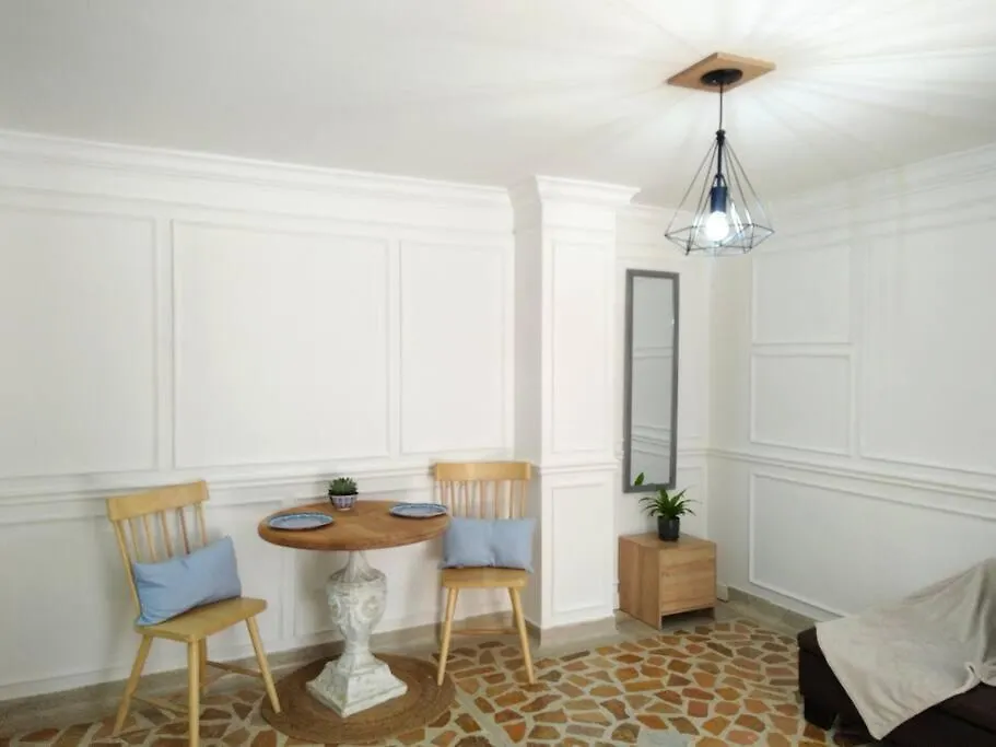 Aparta-Estudio Laureles 76 location